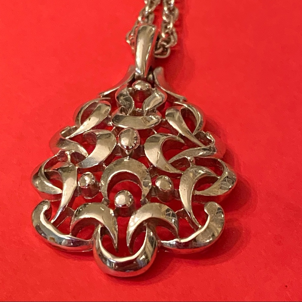 Vintage Crown Trifari Modernist Pendant Necklace - Picture 4 of 10